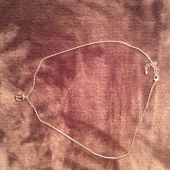 New Gold tone necklace with pendant - Picture 4 of 4